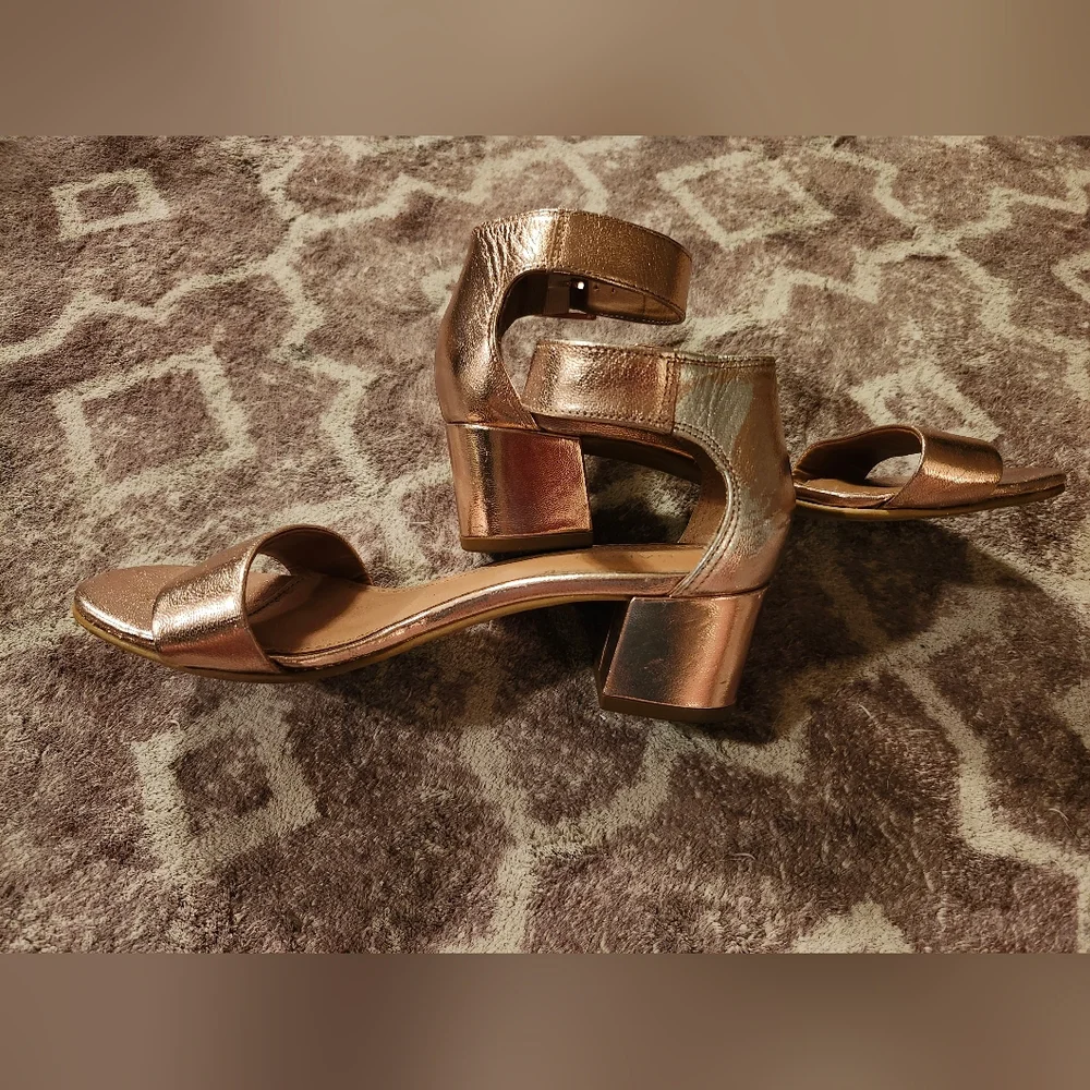Carvela Kurt Geiger Rose Gold 2.5 Inch Strappy Block Heels Buckle Closure Sz 37 - Picture 8 of 11